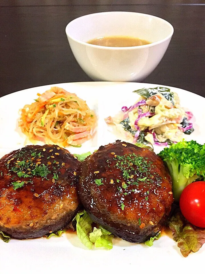 ⭐️椎茸の肉詰め 甘辛だれ
⭐️2種のキャベツとちくわのサラダ
⭐️春雨サラダ
⭐️たっぷり野菜のデトックススープ|よっちぃさん