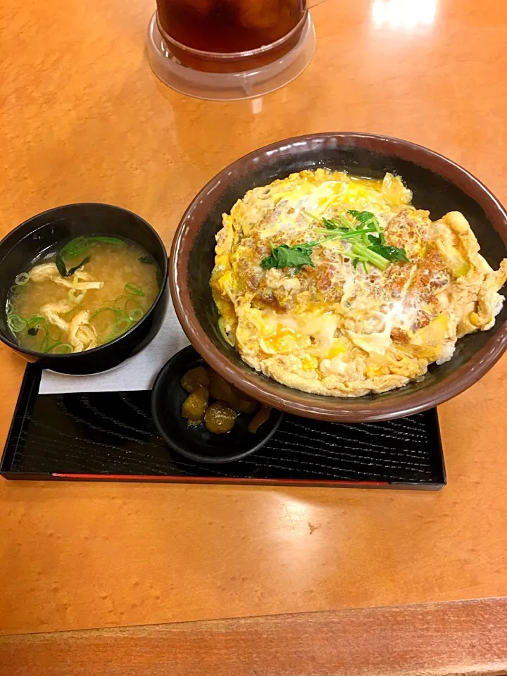 Snapdishの料理写真:宮本むなしの「カツ丼」大好き！卵3個とじ|takamuraさん