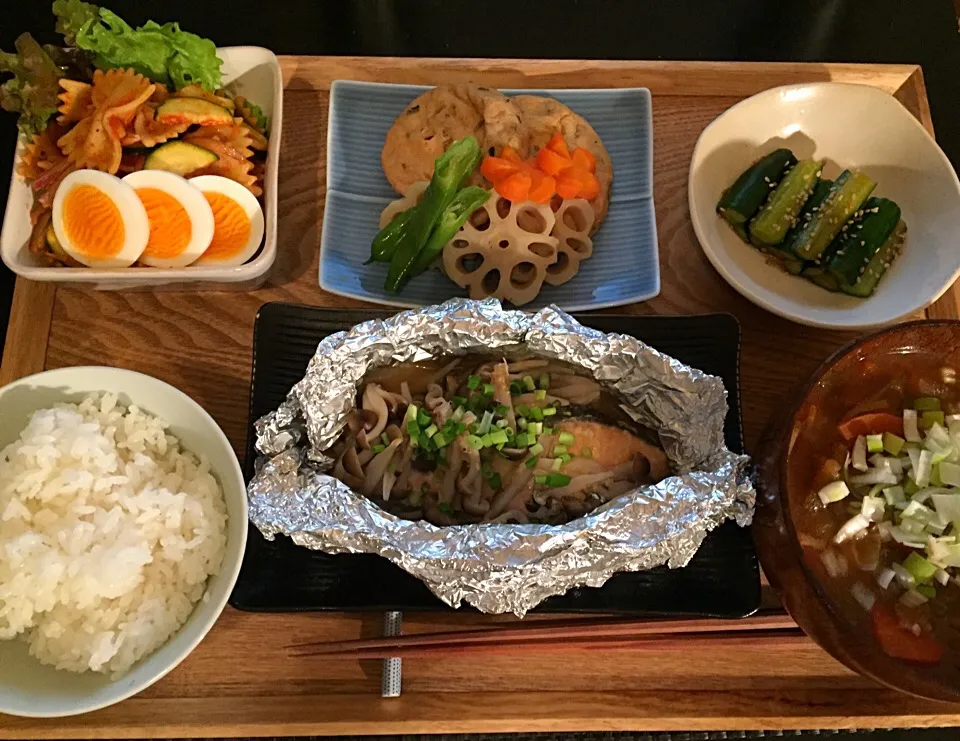 ⭕️鮭の西京ホイル焼き
⭕️がんもどきの煮物
⭕️ペンネサラダ
⭕️きゅうりの浅漬け
⭕️野菜味噌汁|ayumiさん