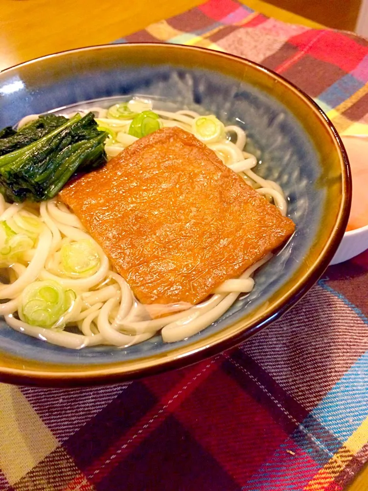 Snapdishの料理写真:うどんでおひとりさまな夕食🍜|かずみさん