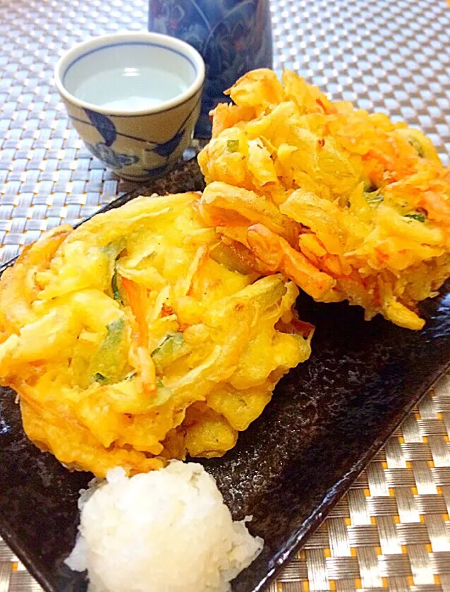 Snapdishの料理写真:玉ねぎ かき揚げ 型枠使用で失敗なし tenpura friedonion kakiage|ガク魁‼︎男飯さん