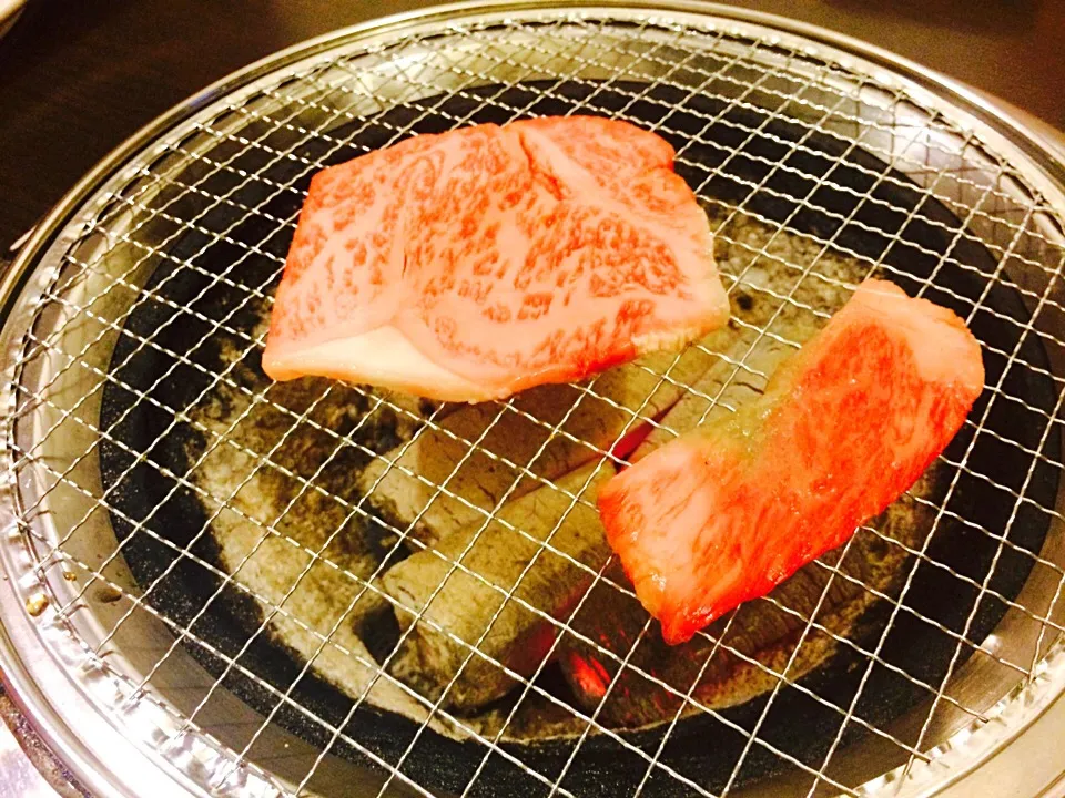 A5ランク専門焼肉店にて|りなさん