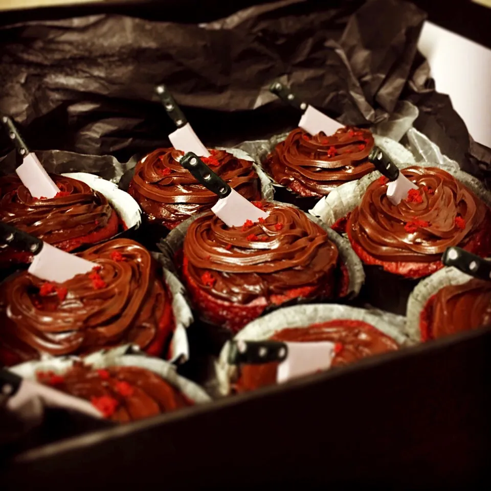 Snapdishの料理写真:Red velvet Halloween cupcakes|Mrs. Beagleさん