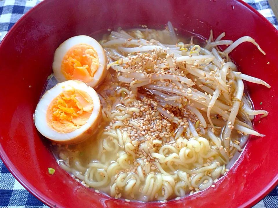 智流、この前の鶏ガラスープでラーメンを作りました。|智さん