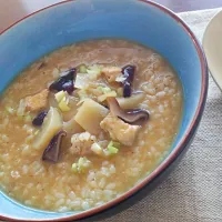 ゆっくりずぼら朝ごはん
お味噌汁で炊いた猫まんま風粥🍚|hana＊riboonさん