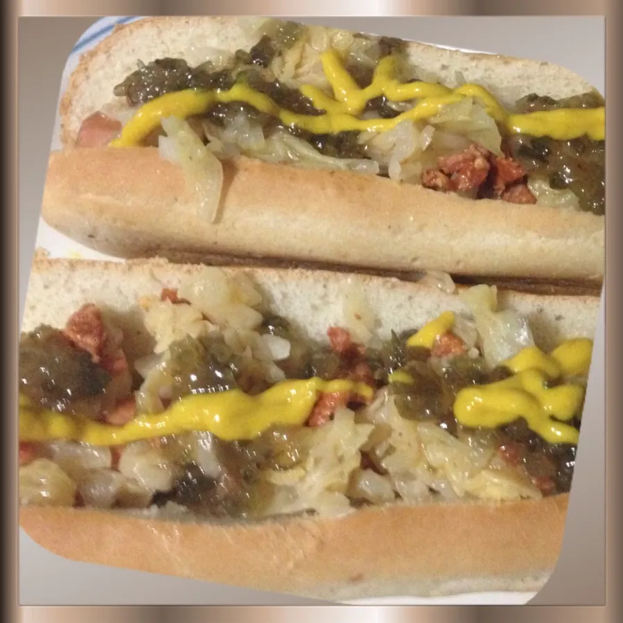 Snapdishの料理写真:Pan con hot dog , col y píckles dulce|Justo Romeroさん