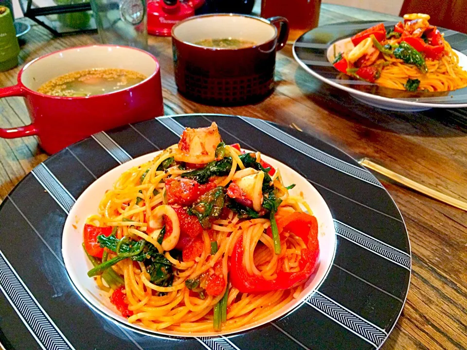 イカとほうれん草のピリ辛トマトパスタ&もやしスープ定食♪|Nonさん