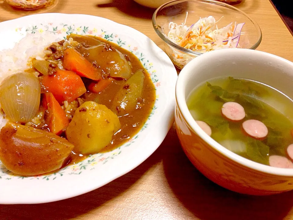 野菜ごろごろ挽肉カレーと白菜スープ|こんこんさん