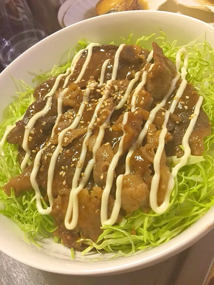 Snapdishの料理写真:焼肉の残りで✴︎カルビ丼✴︎|めぐまんさん