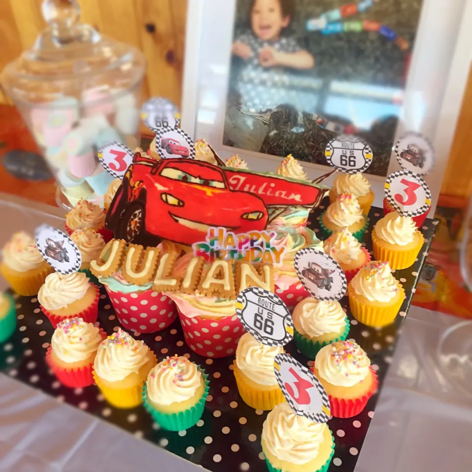 Disney Cars birthday cupcakes|Chibiko's Kitchenさん