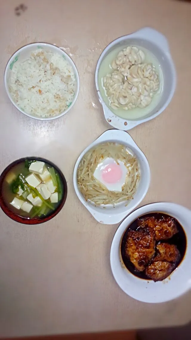 ぶりの黒胡椒焼き
もやしの巣ごもり
白子の酒蒸し
豆腐と蕪葉の味噌汁|時雨さん