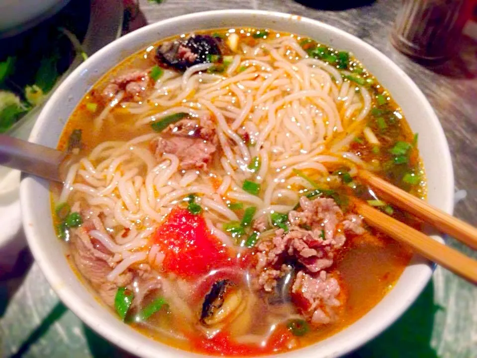 Snapdishの料理写真:Bún ốc bò - Beef snail vermicelli soup|✨LovelyTeddy ✨さん