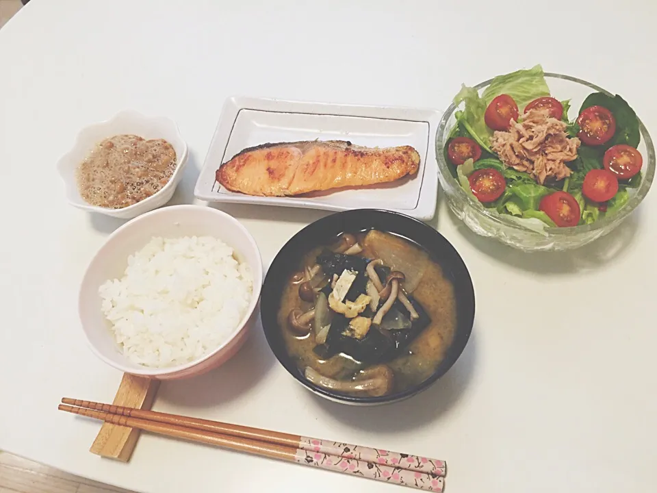 Snapdishの料理写真:フライパンで鮭 朝ご飯|mamiさん