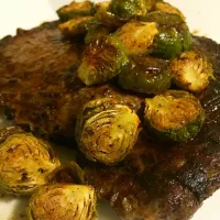 Snapdishの料理写真:Pan Seared Ribeye/ Oven Roasted Brussels|Curt Chillさん