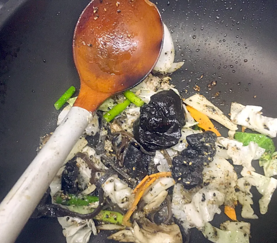 黒味噌ラーメン|草津の屋台　トタン家さん