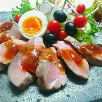 Snapdishの料理写真:シローさんの豚ヘレコンフィ “一食分の袋コンフィ レシピ”   今回のソースは無花果ソイソースで😘