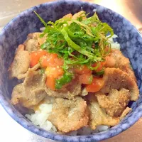 Snapdishの料理写真:トマトとバジルの豚丼|洋介さん