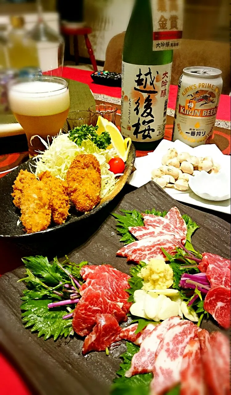 Snapdishの料理写真:馬刺し-牡蠣フライ・銀杏🍴秋の味覚で❗🍶🍺👍Ψ(￣∇￣)Ψ|ナムナムさん