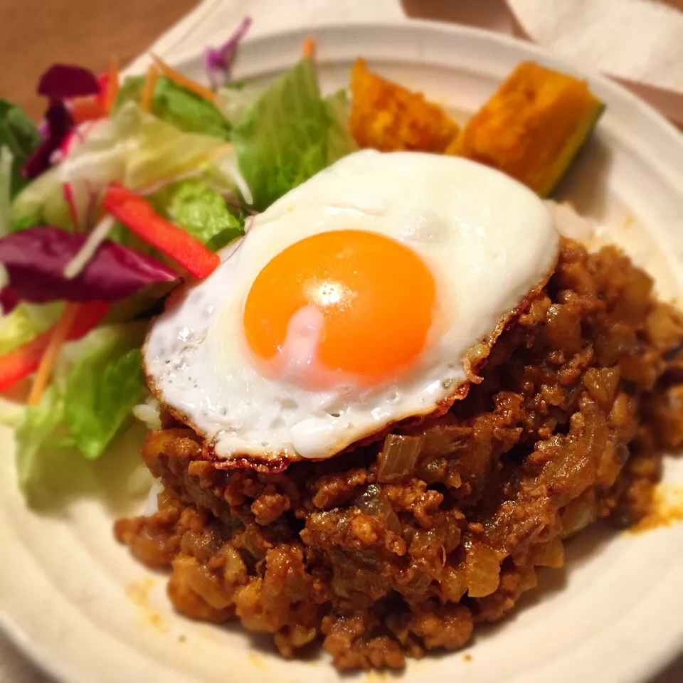 Snapdishの料理写真:本日のdinner♡ドライカレー♡|yukas日記(*¨*)さん