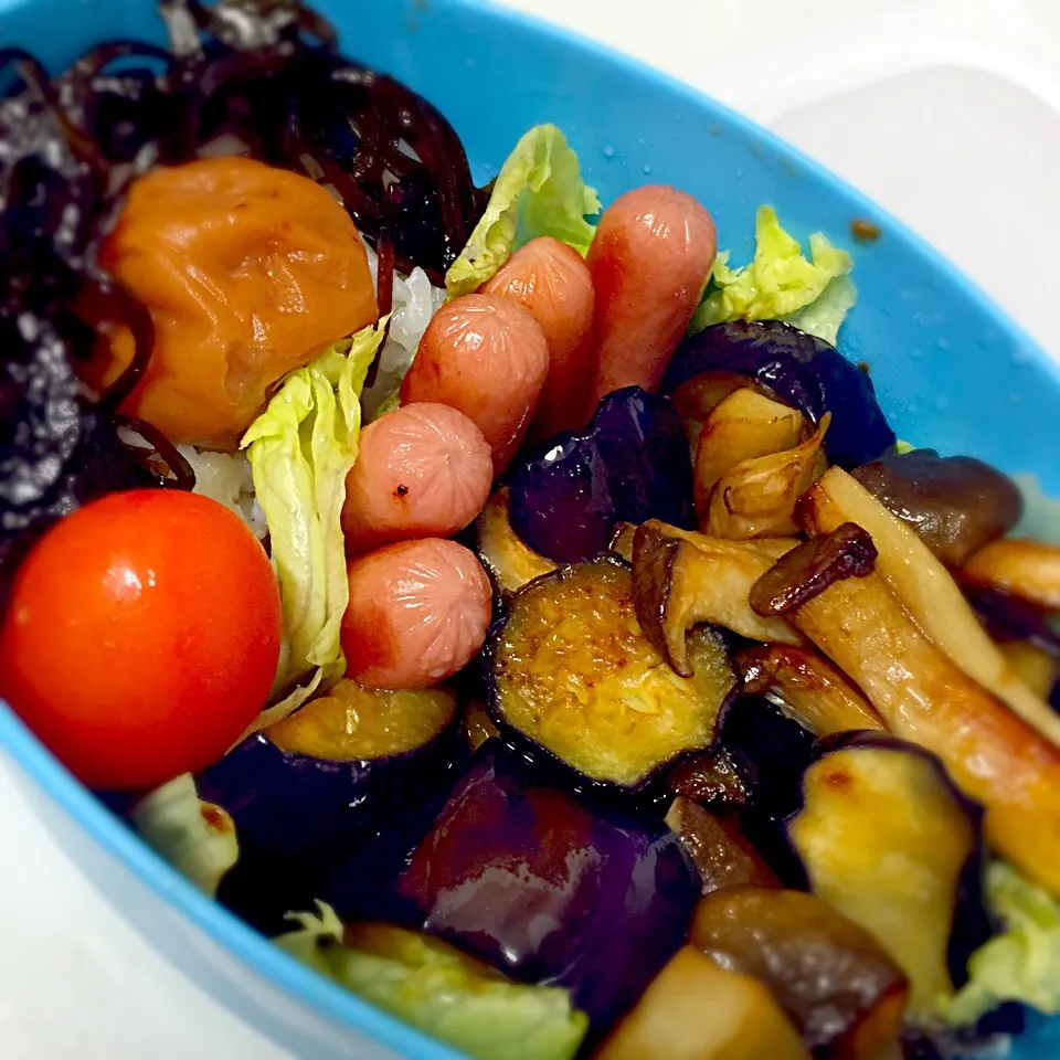 ナスとエリンギのバター醤油弁当  今朝から作成✨|ゆりさん