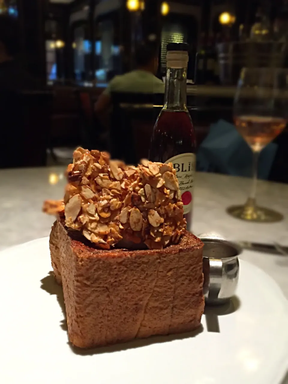 The most amazing and crazy large French Toast ever. Bardot Brasserie I'm Vegas|robert flickerさん