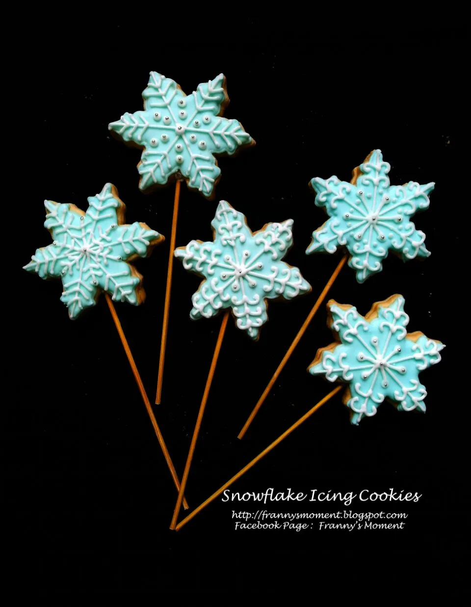 Snapdishの料理写真:snowflakes icing cookies|Frannyさん