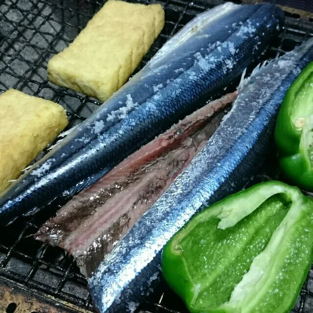 Snapdishの料理写真:秋刀魚の炭火焼き #BBQ|korinaioyajiさん