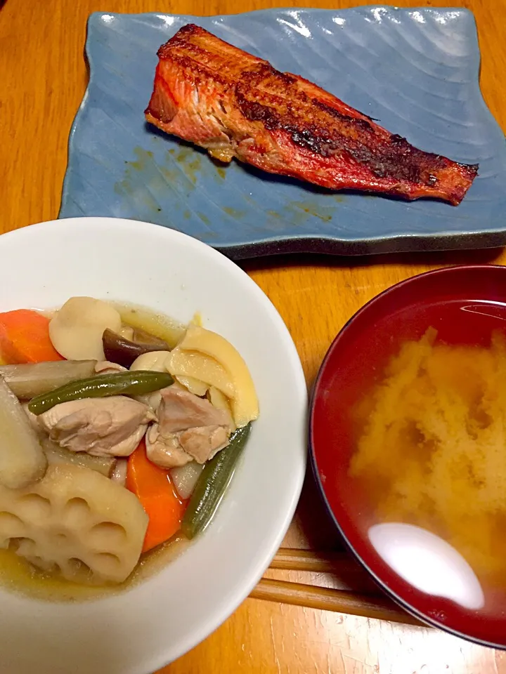 筑前煮、ホッケの みりん焼き、
大根の味噌汁|みかんさん