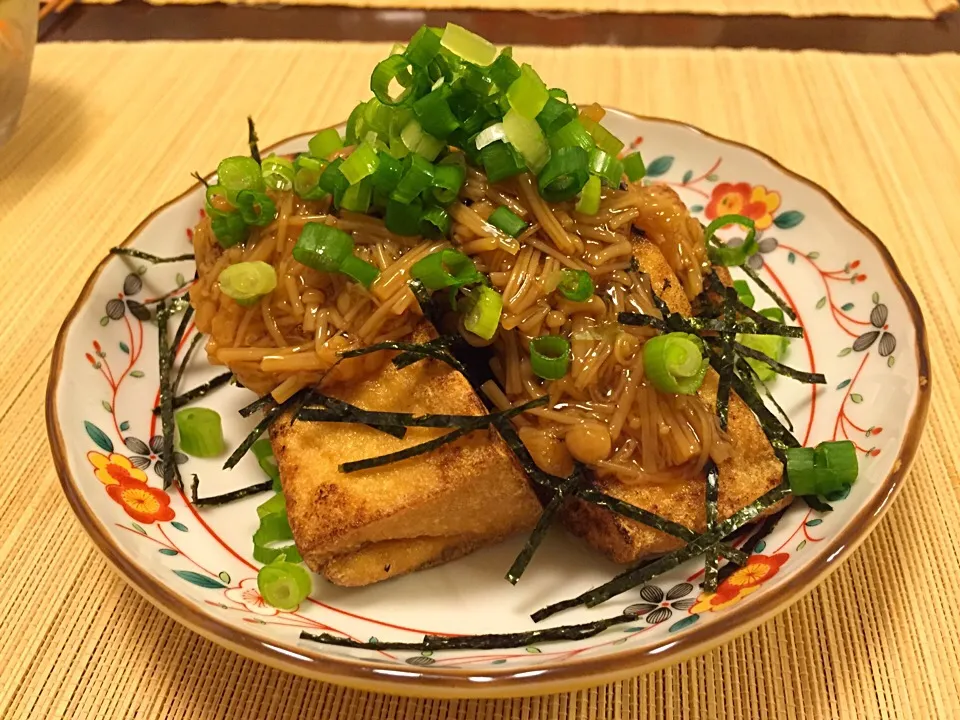 Snapdishの料理写真:焼き厚揚げのなめたけ掛け|sono.kさん