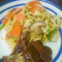 Snapdishの料理写真:oyster beef with egg noodles|shahenさん