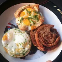 Snapdishの料理写真:breakfast
- baked egg white with red/white cheddar n parsley
- baked egg with molten yolk
- cinnamon with bread edge|dotdotdotx2さん