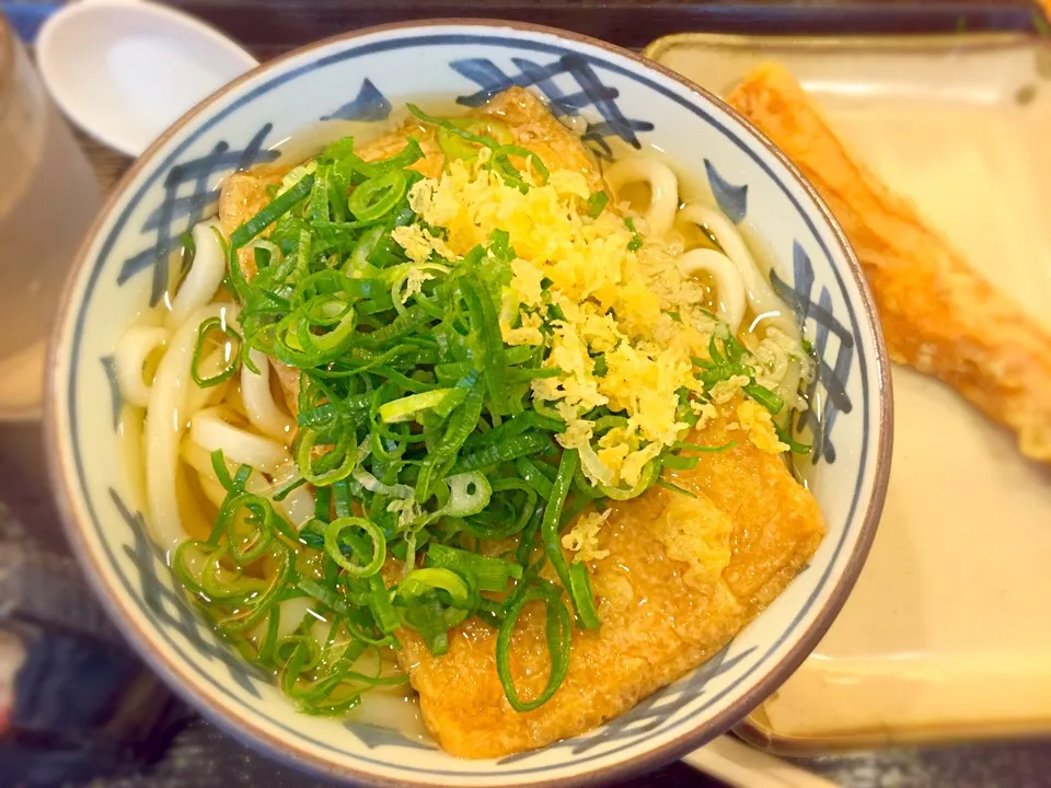 きつねうどん ちくわ天添え|naoko shimoshimbaraさん