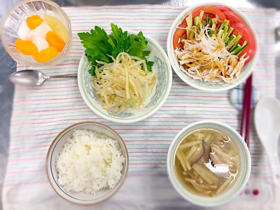 涼拌芹菜豆芽と棒棒鶏と搾菜肉絲湯と杏仁豆腐|ゆうかさん