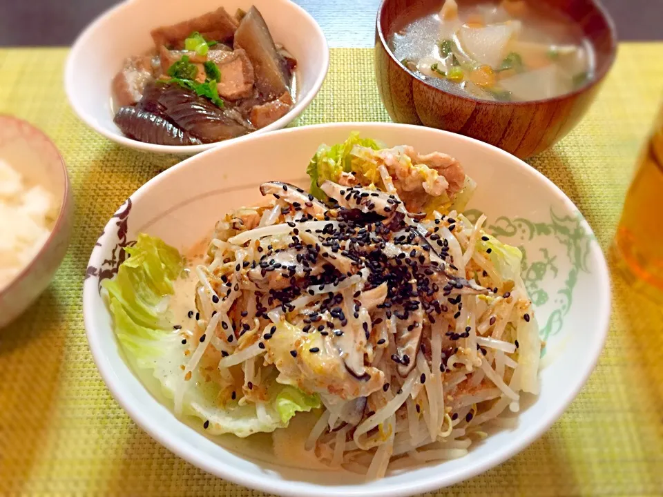 白菜と豚肉のはさみ蒸し、
茄子と厚揚げの含め煮、
大根菜入り根菜とキノコのお味噌汁|Akiko Furukawaさん