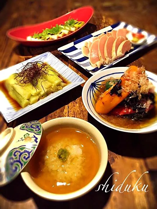 玉ねぎと浅利の蕪蒸し風餡かけ♬
鶏のたたき♬
翡翠なす♬
ピーマンの焼き浸し♬
長ネギの焼き浸し♬|Shiduku Egawaさん