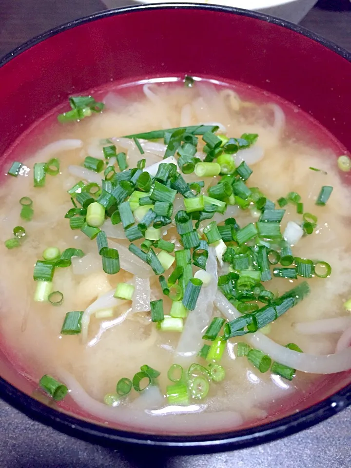 もやし大根油揚げ小葱の味噌汁|ありぴ〜さん