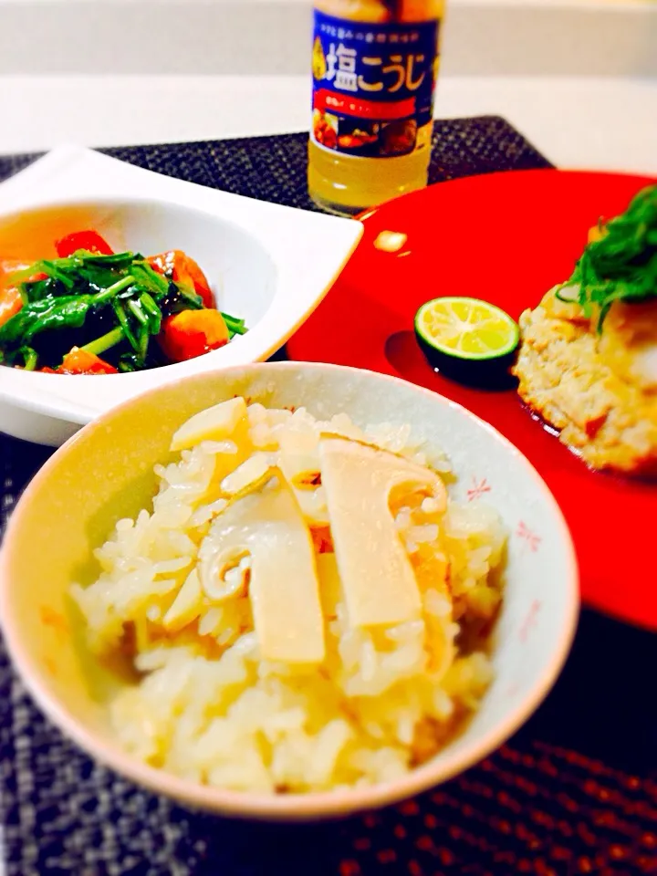 今日の晩御飯/松茸ご飯＆とりつくねバーグ(おろしポン酢で)＆サラダほうれん草とトマトのサラダ(柿ドレッシングで)|BabyRIKAさん