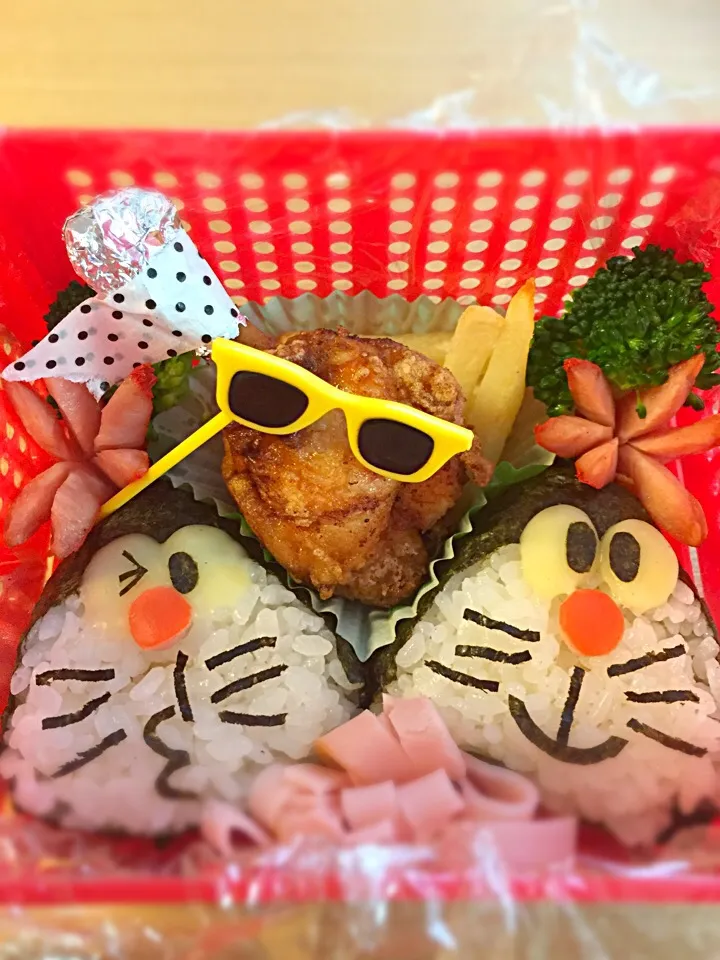 Snapdishの料理写真:ドラちゃんおにぎり弁当|奥泉いづみさん