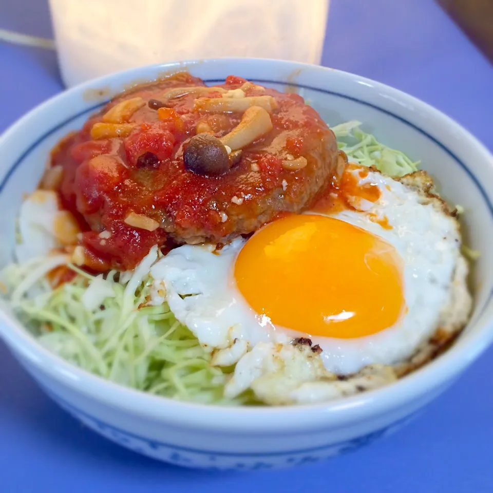 煮込みハンバーグでロコモコ丼|Hiroya Fujiiさん