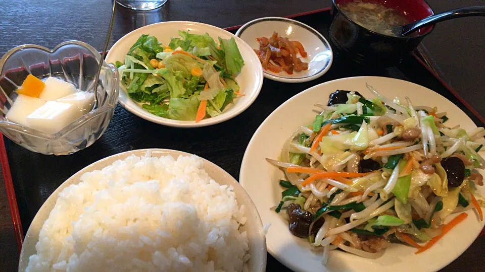 【日替定食】肉野菜炒めを頂きました。|momongatomoさん