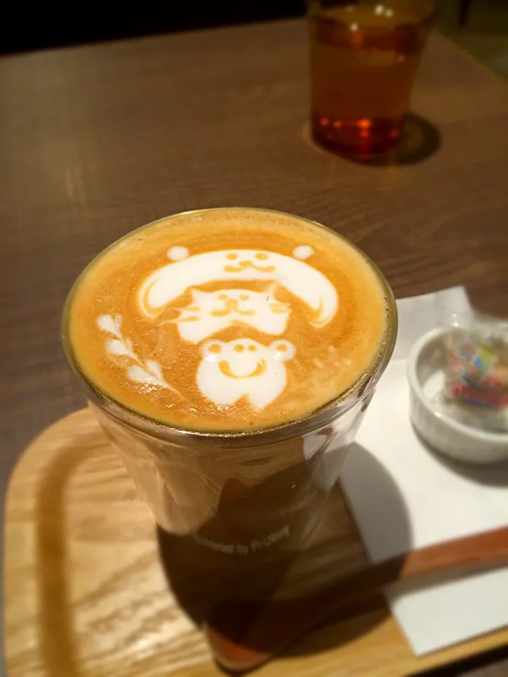 Snapdishの料理写真:メロウ ブラウン コーヒー 自由が丘本店MELLOW BROWN COFFEE のラテアート☕️|ジヌ美さん