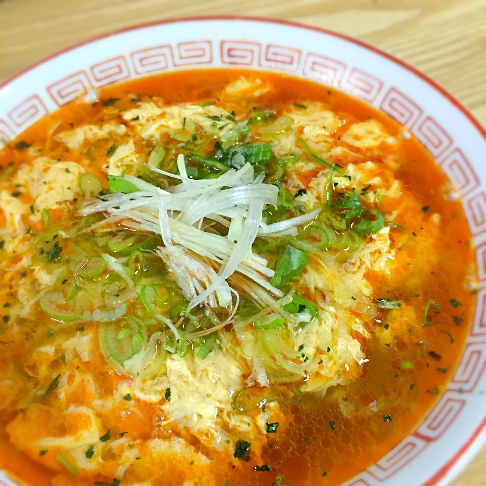 行列のできる店 酸辣湯麺〜♪新発売で買ってみた😊ドライパクチー付き|あまねこ🌿さん