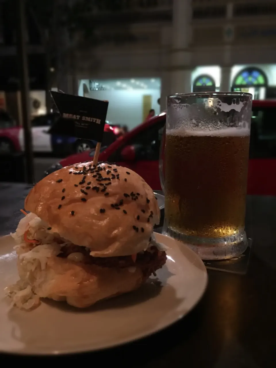 Pulled pork burger with vinegar slaw and pork rind|sammiegramさん