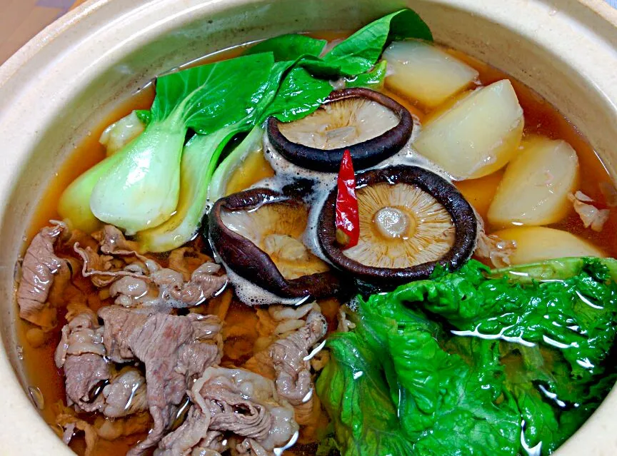 カブと牛肉、野菜の鍋|ねむねこさん