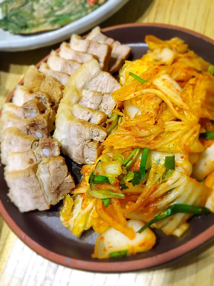 수육🐽💕本場韓国で茹で豚とキムチを作ってみた🙌🏻🙌🏻🙌🏻|Rico mamaさん