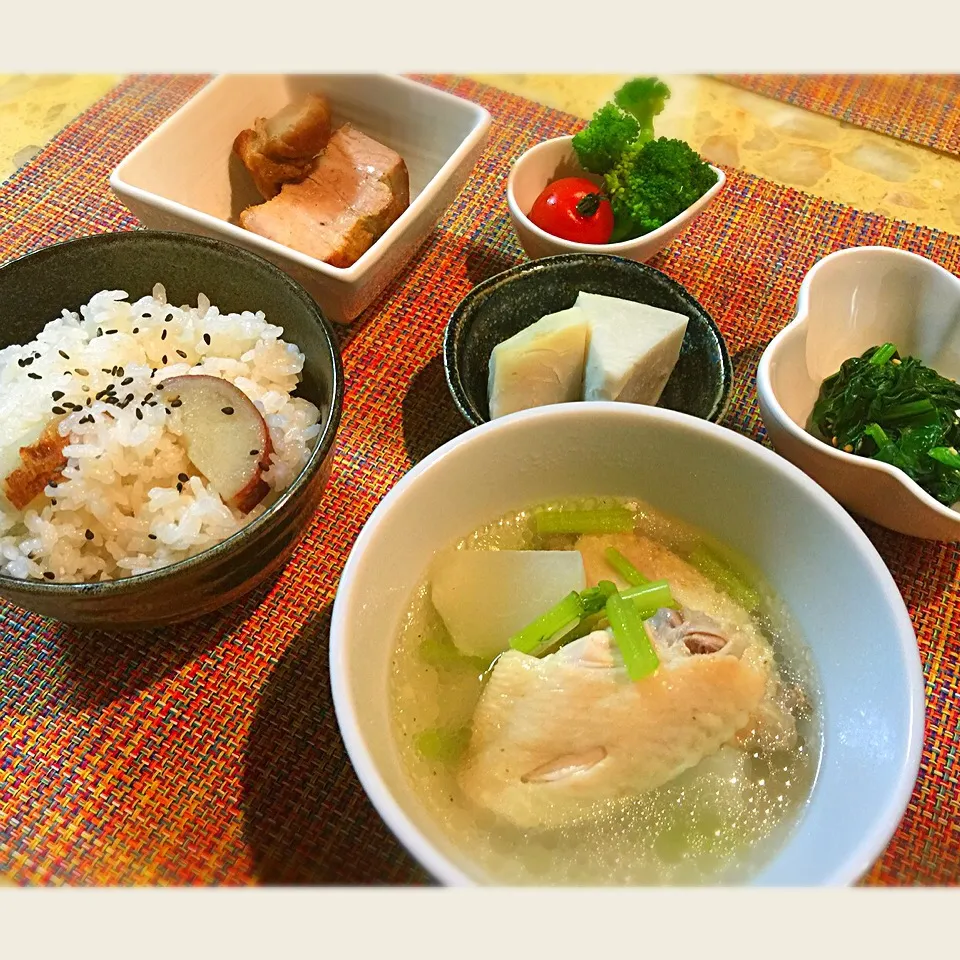 さつまいもご飯と鶏手羽の汁物の和定食|RAYさん