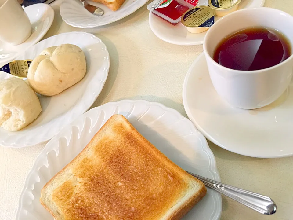 Bahagia itu sarapan bareng sahabat tercinta sambil gosip hehehe|reviliaさん