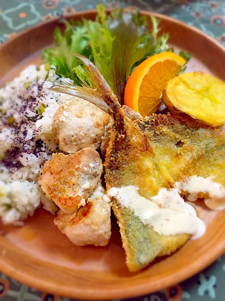 ランチプレート♡鯵フライと鶏胸肉のソテー&菜飯|しづか御膳さん