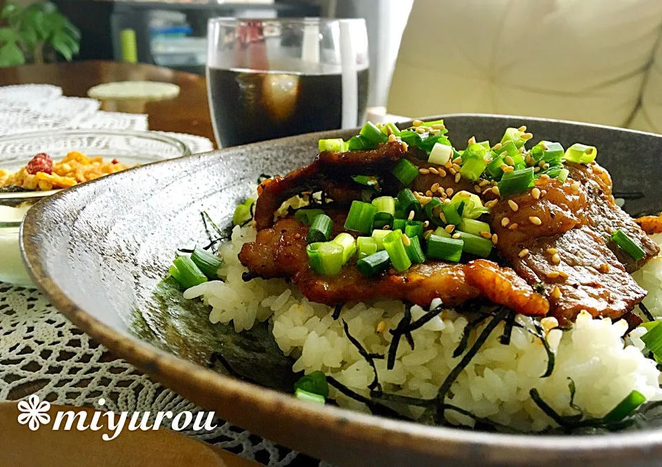 Snapdishの料理写真:ランチはガッツリ牛肉丼‼︎|由美さん