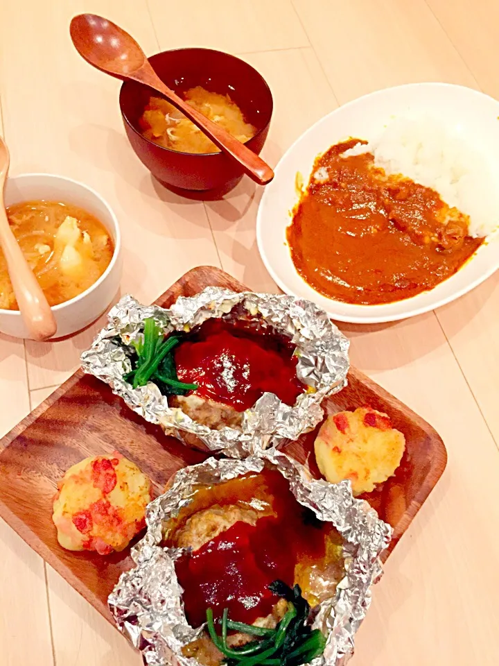 Snapdishの料理写真:ハンバーグ！カレー！チーズポテトベーコン！|らんらんる〜さん